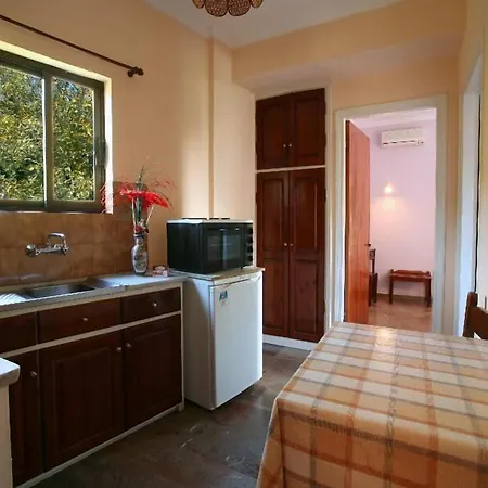 Lägenhetshotell Alexis Benitses (Corfu)